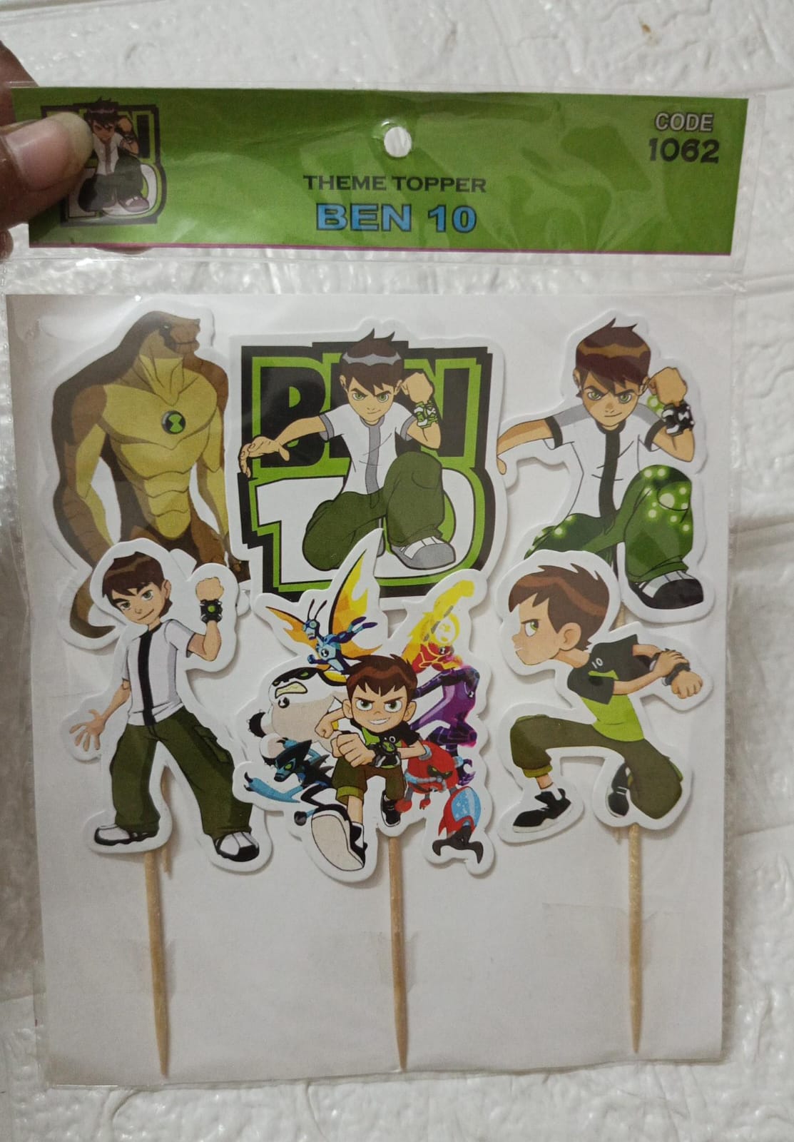 Ben 10 Theme Toppers